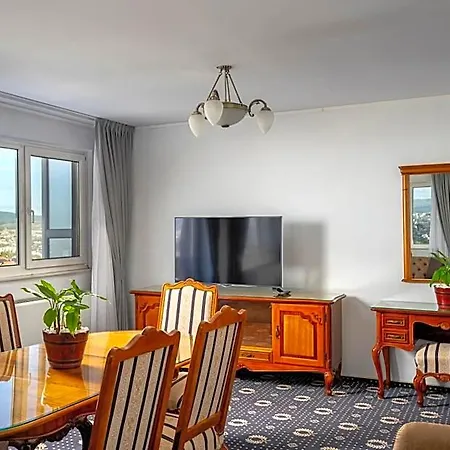 Belvedere Hotel 3*